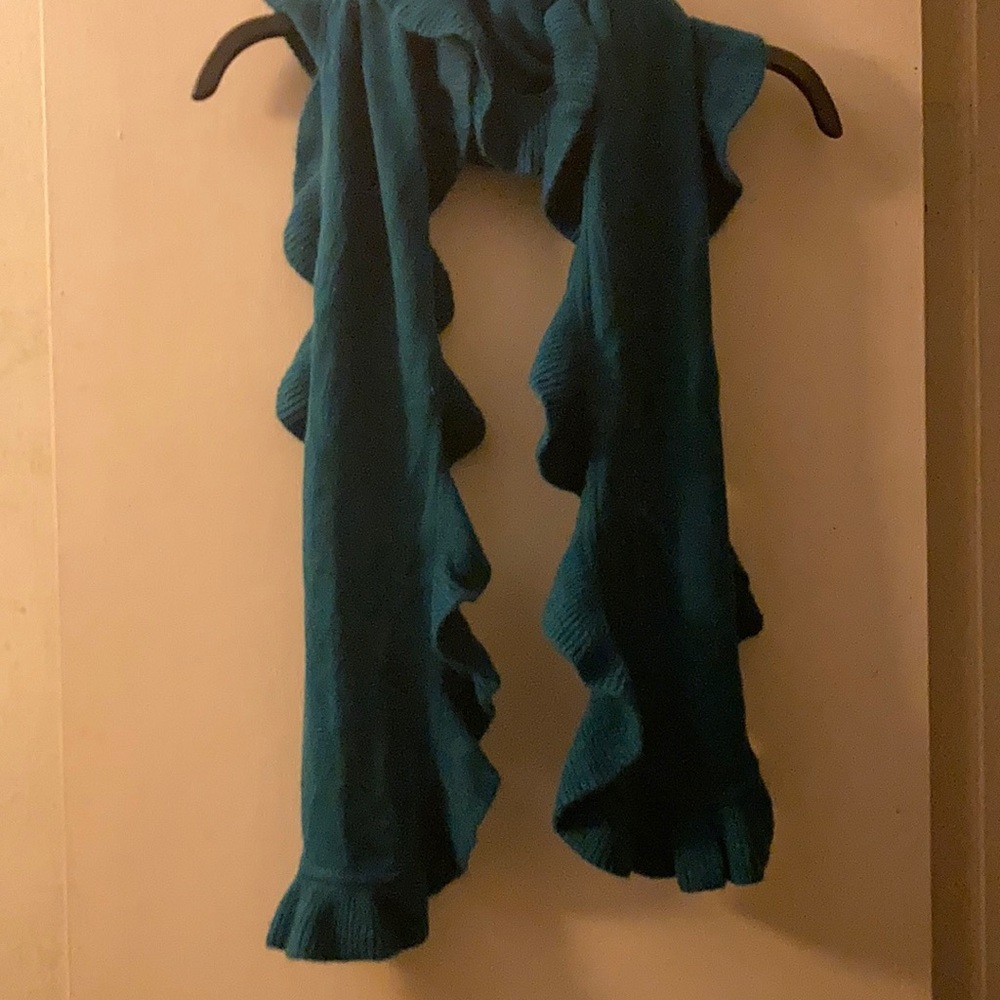 Ruffle Knit Scarf Blue Color